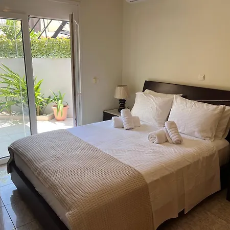 Cozy Kolonaki Retreat * Kremastí